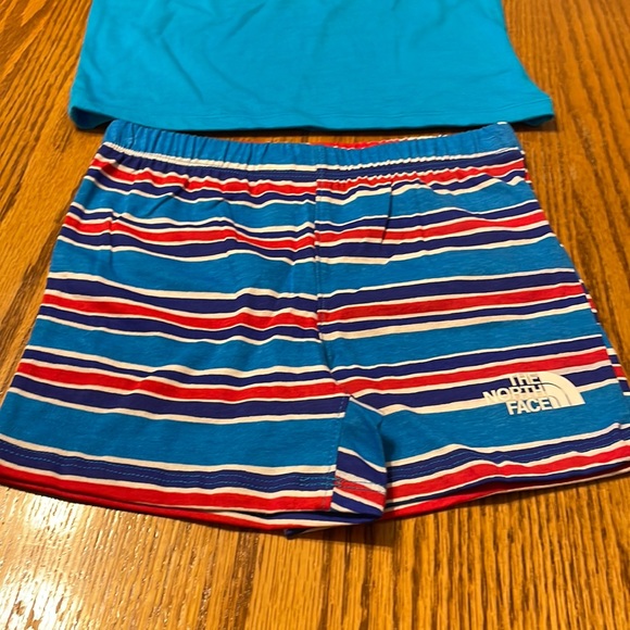 The North Face 2pc Cotton Summer Short Set - Picture 3 of 13